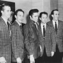 Elvis Presley - Elvis Presley s doprovodým kvartetem The Jordanaires – wikimedia.commons –