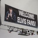 Elvis Presley - Graceland, Memphis, Tennessee, během Elvisova týdne roku 2013 – Vítejte, fanoušci Elvise -wikimedia.commons –