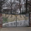 Elvis Presley - Graceland – vstupní brána – wikipedie