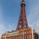 Gustave Eiffel - Její tvar a konstrukce byla inspirována Eiffelovou věží v Paříži – wikipedia