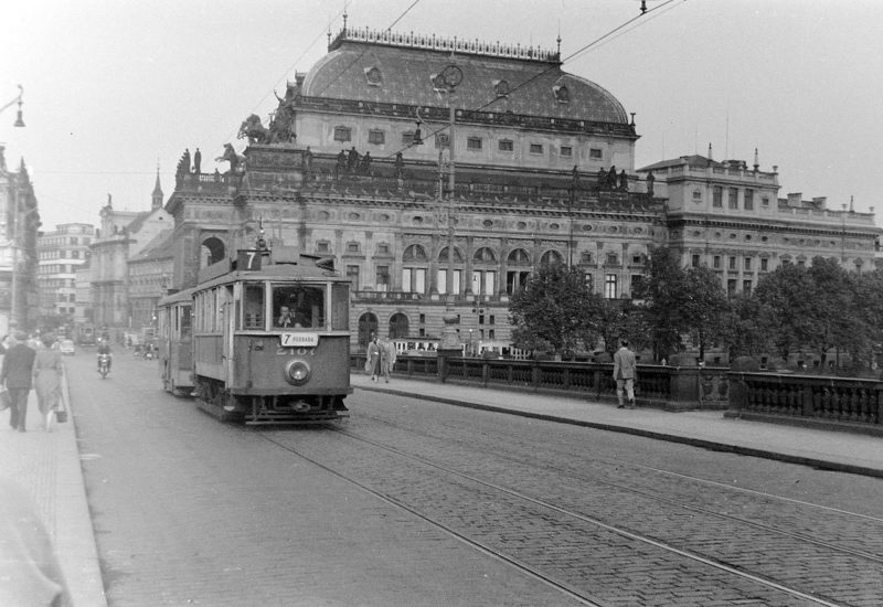 Zlatá kaplička nad Vltavou a její někdejší ničivý požár. Jak to tehdy vlastně všechno bylo?