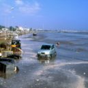Tsunami 2004 - břeží v Chennai po tsunami – wikipedia