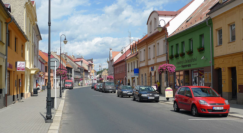 Kvůli rozšíření mýtného přibylo v Mimoni nákladních aut