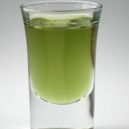 Kartuziáni a chartreuska - A shot glass of green Chartreuse -wikimedia.commons –
