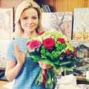 Patrice Lumumba - Absolventka RUDN Jelena Nikolajevová je ruská novinářka, TV moderátorka a herečka. V TV stanici Moskva 24 je hlasatelkou zpravodajských pořadů v hlavním vysílacím čase-wikipede