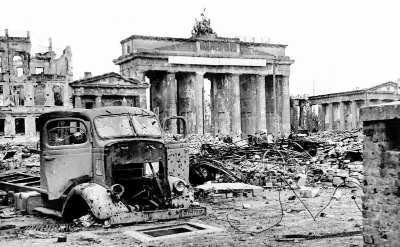Milý šéf a otcovský přítel. Hitler očima své poslední sekretářky