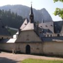Kartuziáni a chartreuska - Hlavní brána Velké kartouzy ve Francii – wikipedie