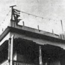 Atentát na Trumana - Jayuya povstání na Portoriku – člen národní gardy strhává portorickou vlajku – wikipedia –
