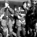 Junkers - Kreta, Fallschirmjäger vor Start mit Ju 52