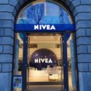 Nivea - Nivea – prodejna v Berlíně (2013) – wikimedia.commons