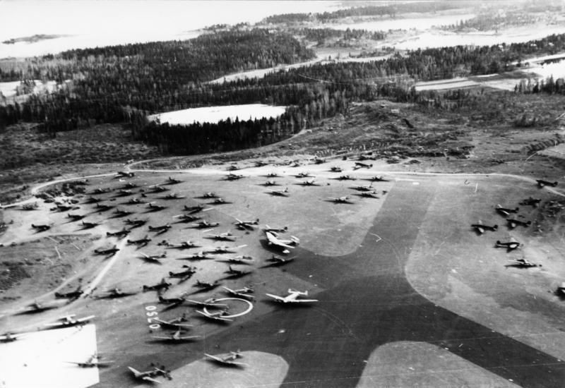 Junkers - Norwegen, Flughafen Fornebu