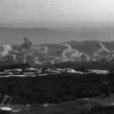 Bitva o základnu Khe Sahn - Pohled na dopad bomb z B-52 ze základny Khe Sanh (1968) – –