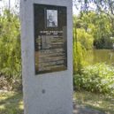 Albert Schweitzer - Pomník Albertu Schweitzerovi ve městě Wagga Wagga v Austrálii – wikipedia