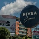 Nivea - Reklama na krém Nivea v Caracasu -wikimedia.commons –