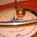 Foucault - Spanish Foucault pendulum VI Feria de Madrid por la Ciencia – Péndulo de Foucault -wikimedia.commons –
