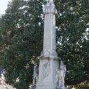 „Stonewall ” Jackson - The Confederate Monument in Hawkinsville, Georgia, US. The inscriptions are Comrades and To our Confederate soldiers -wikimedia.commons –