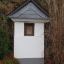 Svatá Agáta - Wayside shrine dedicated to St. Agatha in Schmallenberg, Germany -wikimedia.commons –