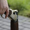 Gang lupičů vykrádá domy u Prahy dále. Senátor Hraba chce prosadit obranu domova se zbraní v ruce - shotgun-1181648_1280