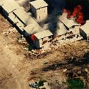 Masakr na ranči Waco - 300px-Mountcarmelfire04-19-93-n – sekta, masakr
