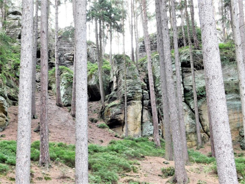 Tip na výlet: Toulovcovy maštale, bizarní skalní město, s jeskyněmi a strmými srázy