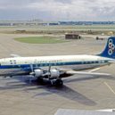 Onassis - letadlo, letectví, doprava, luxus, přepych, miliardář, bohatství Douglas_DC-6B_SX-DAI_Olympic_LHR_17.08.63_edited-2