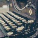 Christine (Christa) Schröder - Psací stroj historický Free-Photos z Pixabay