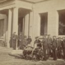Gatling - Gatling guns and soldiers in front of the Honolulu Courthouse, during the 1874 Honolulu Courthouse riot. – wikimedia.commons-
