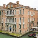 Hruschka a medomet - Benátky, palác Palazzo Brandolin Rota (Venice)