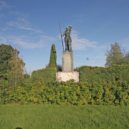 Sedláci u Chlumce 1775 - Pomník selského povstání roku 1775 u Chlumce nad Cidlinou – wikipedie