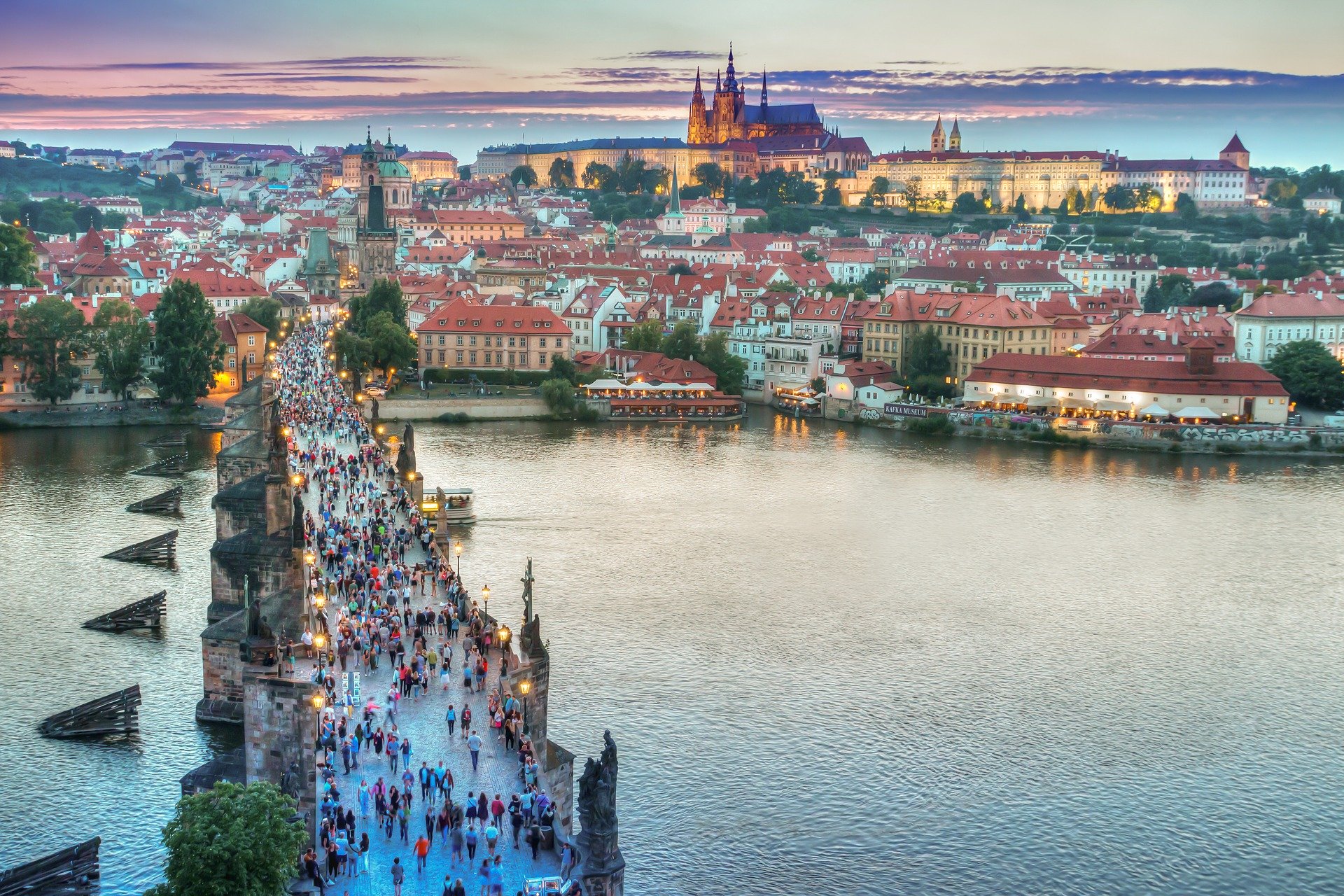 Praha schválila požadavky na změny zákonů ohledně Airbnb
