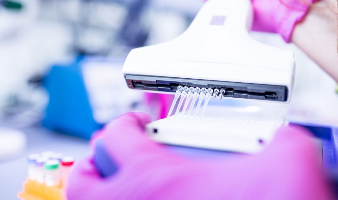 Centrum Biocev se zapojilo do testování na koronavirus