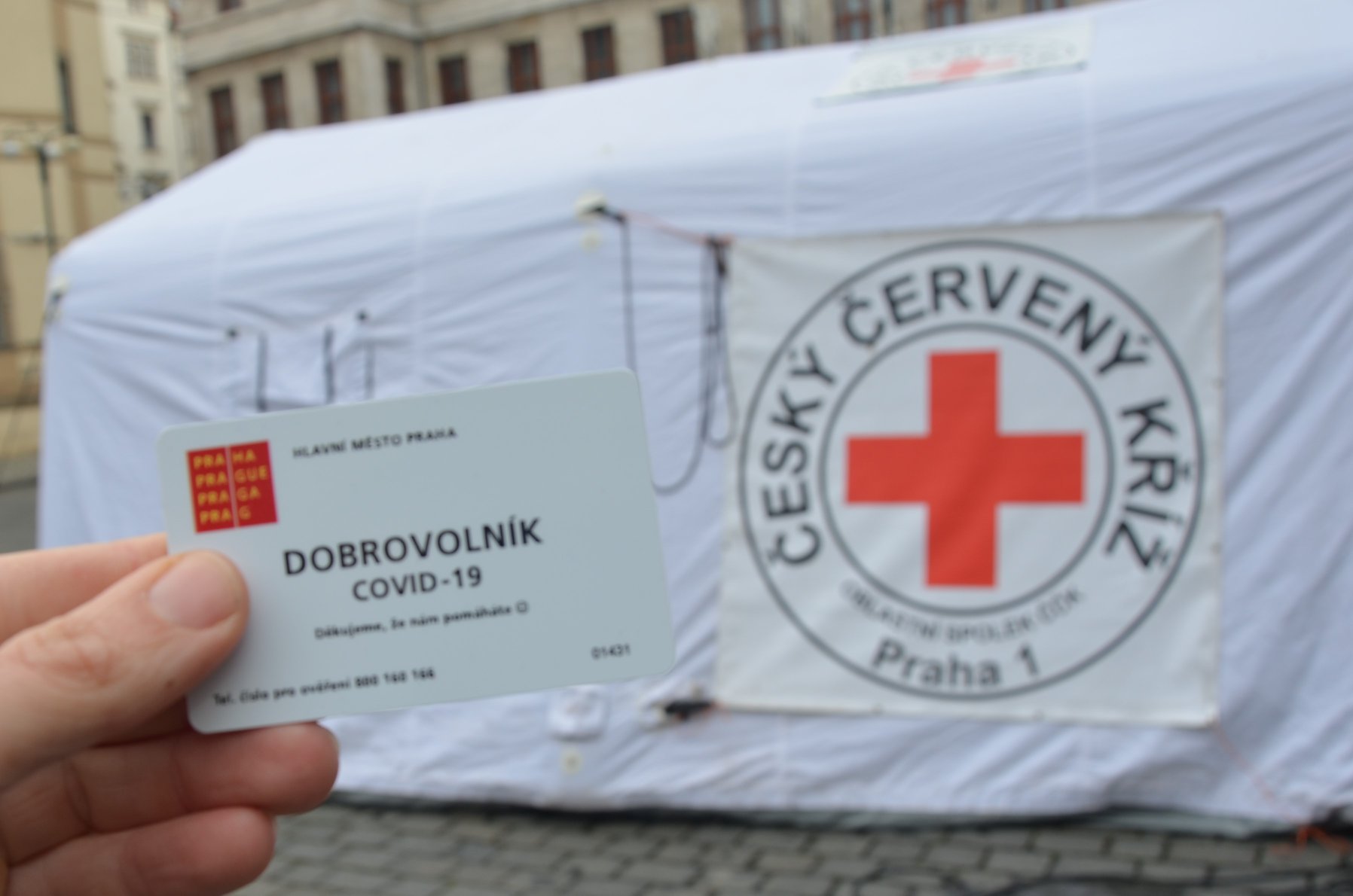 Dobrovolník z Lipenců pomáhá lékárně i starším lidem