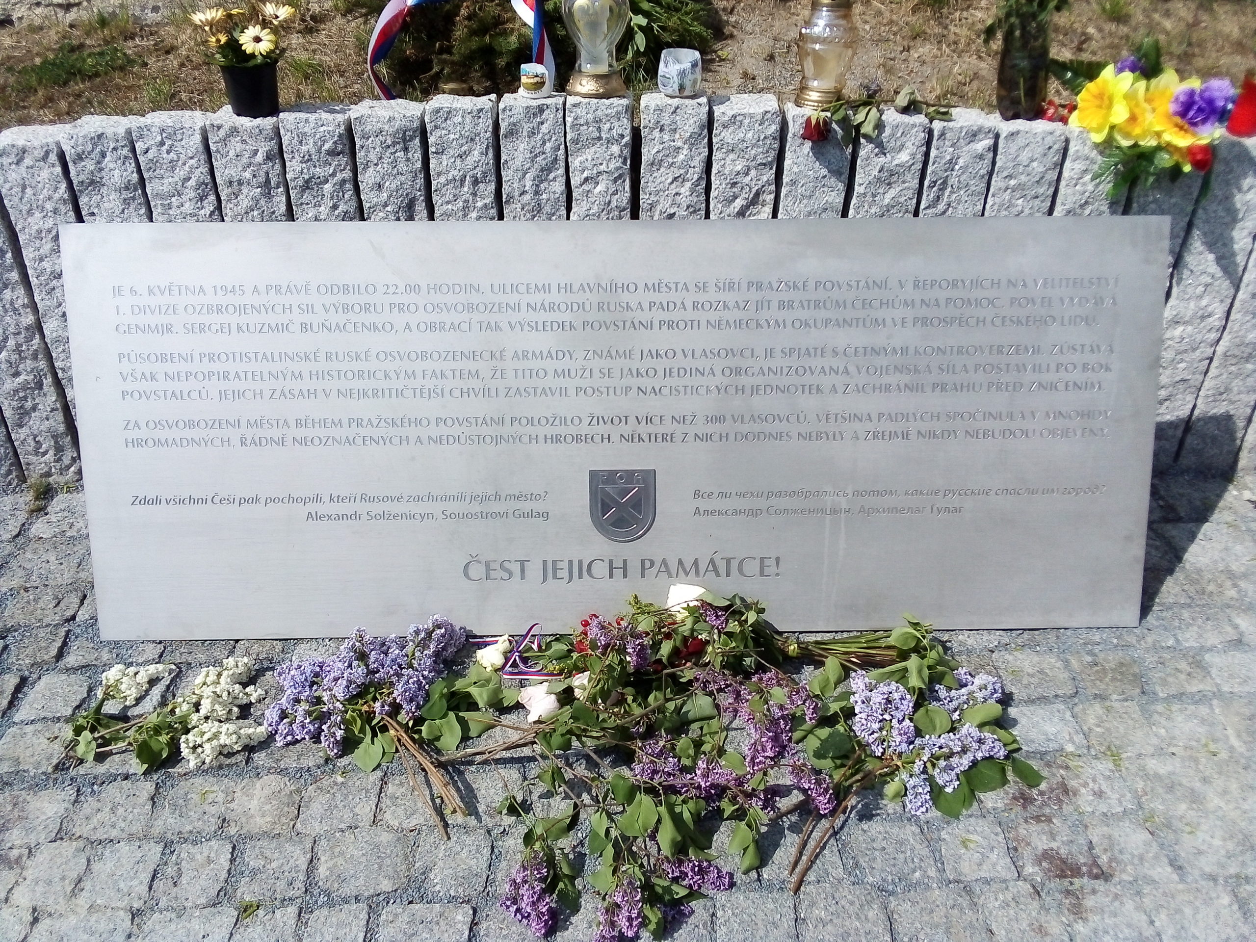 Pomník vlasovcům v Řeporyjích
