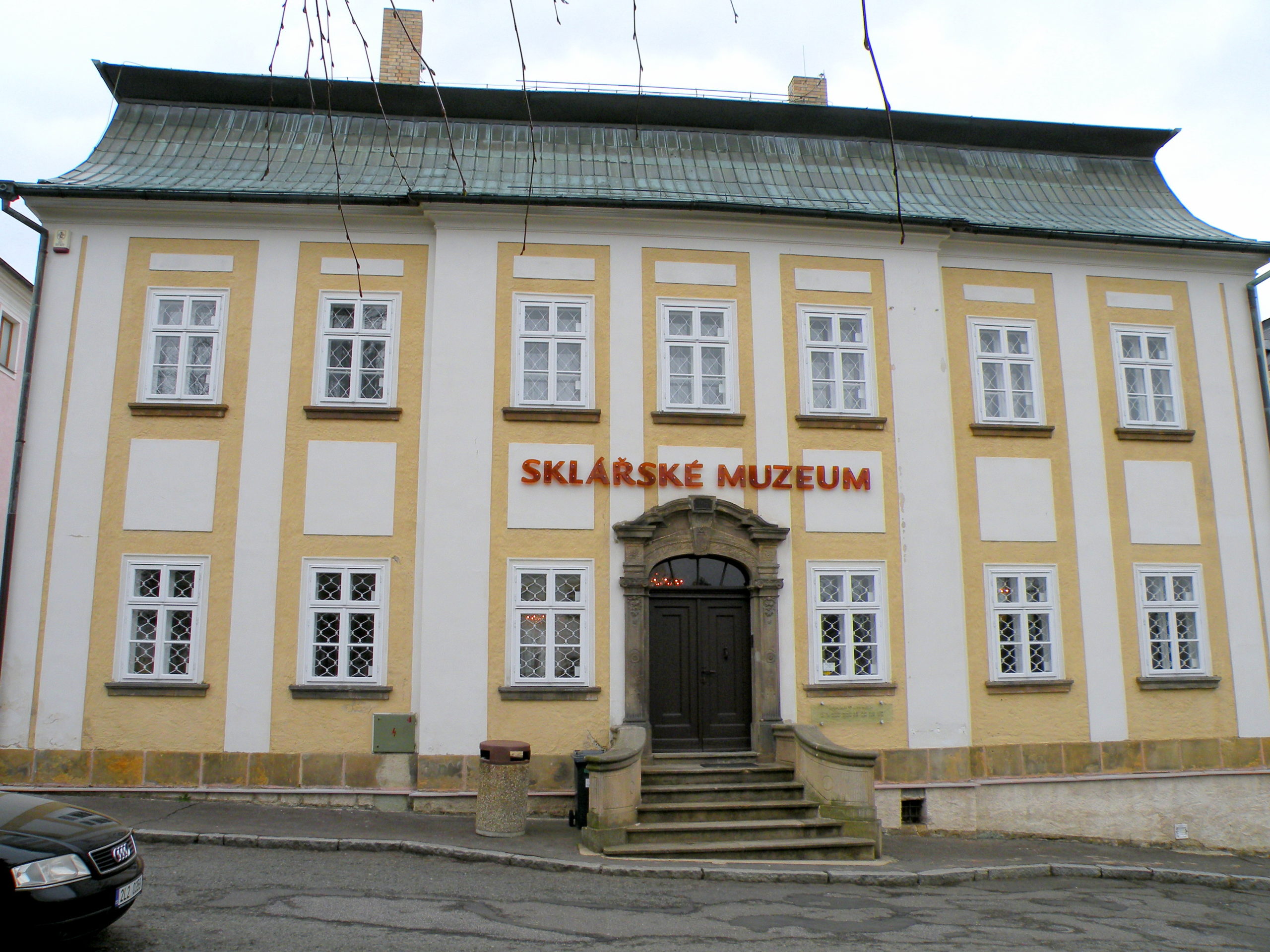 Novoborské sklářské muzeum představuje práce Vladimira Kleina