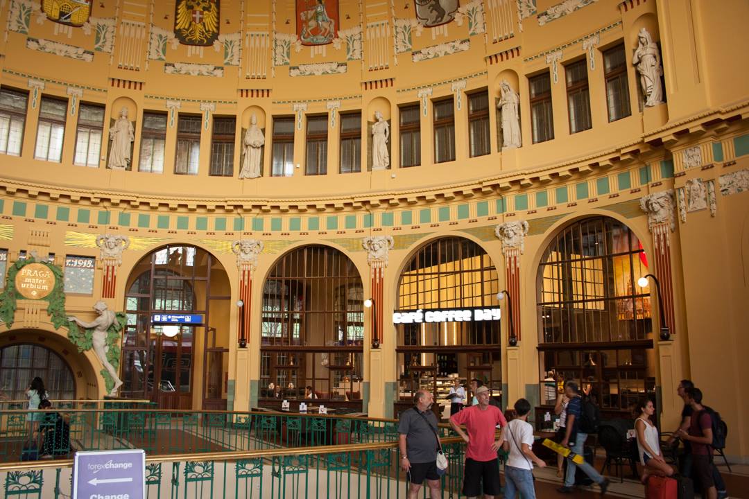 Otevřela Fantova kavárna. Vedle kvalitní kávy má ambice představit veřejnosti život a dílo známého architekta