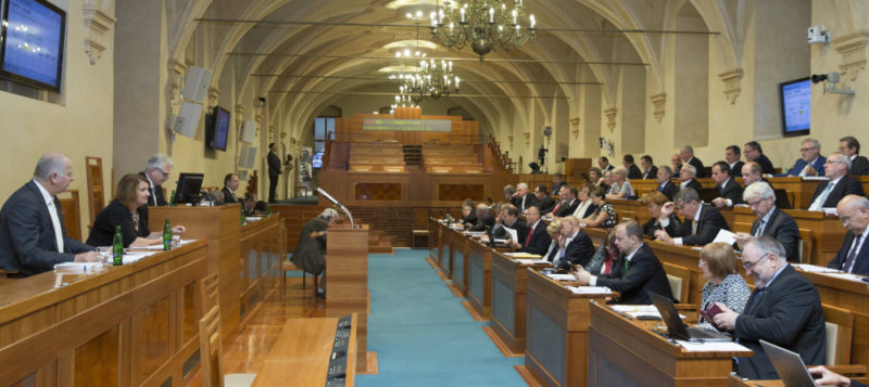 O křeslo v senátu za Kolínsko svede souboj 11 kandidátů