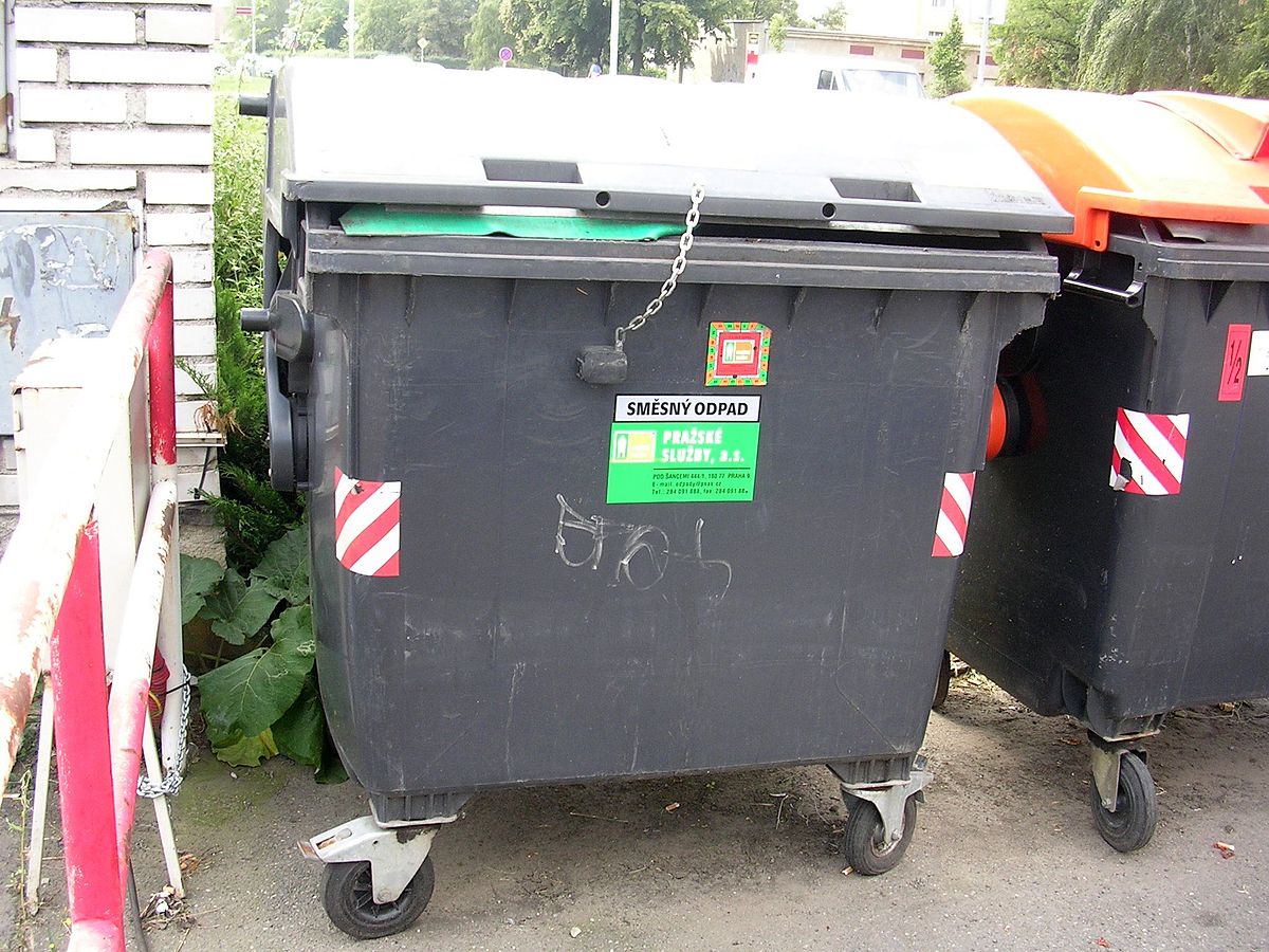 Radní v Jablonci hledají novou společnost na svoz komunálního odpadu. Staré firmě dali výpověď