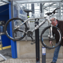 Cyklověž v Berouně - cyklisté, cyklověž, kola, Beroun