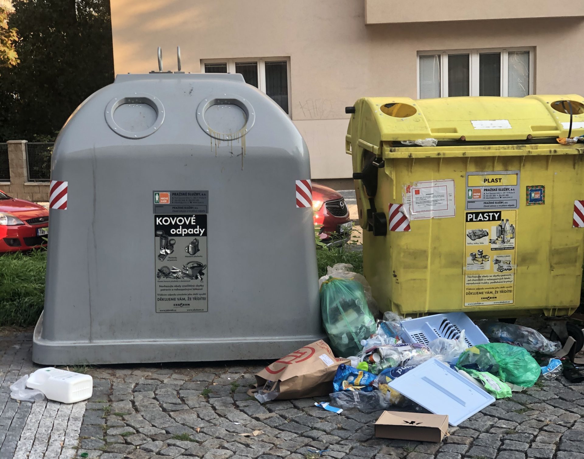 Nepořádek na šestce? Místní ho často uklízejí sami