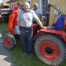 Dostaveníčko s traktory v Praskolesích - Takový traktor si před 30 lety vyrobil pan Jiří Frýauf a slouží mu pořád