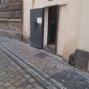 V sousedství pražských center pomoci závislým se bouří obyvatelé, vadí jim hluk a potyčky - dropin