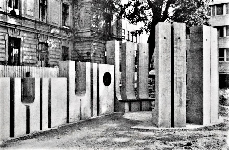 Do Liberce se vrátil Adolf Loos. Alespoň betonový