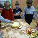 Děti v Berouně nezapomněly na medvědí narozeniny - medvědi 05