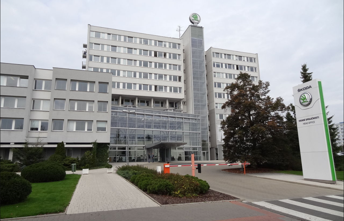 Škoda Auto omezuje výrobu. Automobilce chybí díly k dokončení vozů