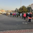 V Horních Počernicích skauti rozdávali respirátory a desinfekce - Horní počernice skauti roušky