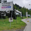 Příbram se brání záplavě nelegálních billboardů. Firma rozdává trestní oznámení a hrozí žalobami - billboard pribram2