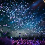 konfety, koncert, lidé, dav, noc, zábava, ukázat, konfety, konfety, konfety, koncert, koncert, koncert, koncert, koncert