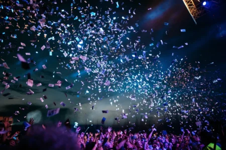 konfety, koncert, lidé, dav, noc, zábava, ukázat, konfety, konfety, konfety, koncert, koncert, koncert, koncert, koncert