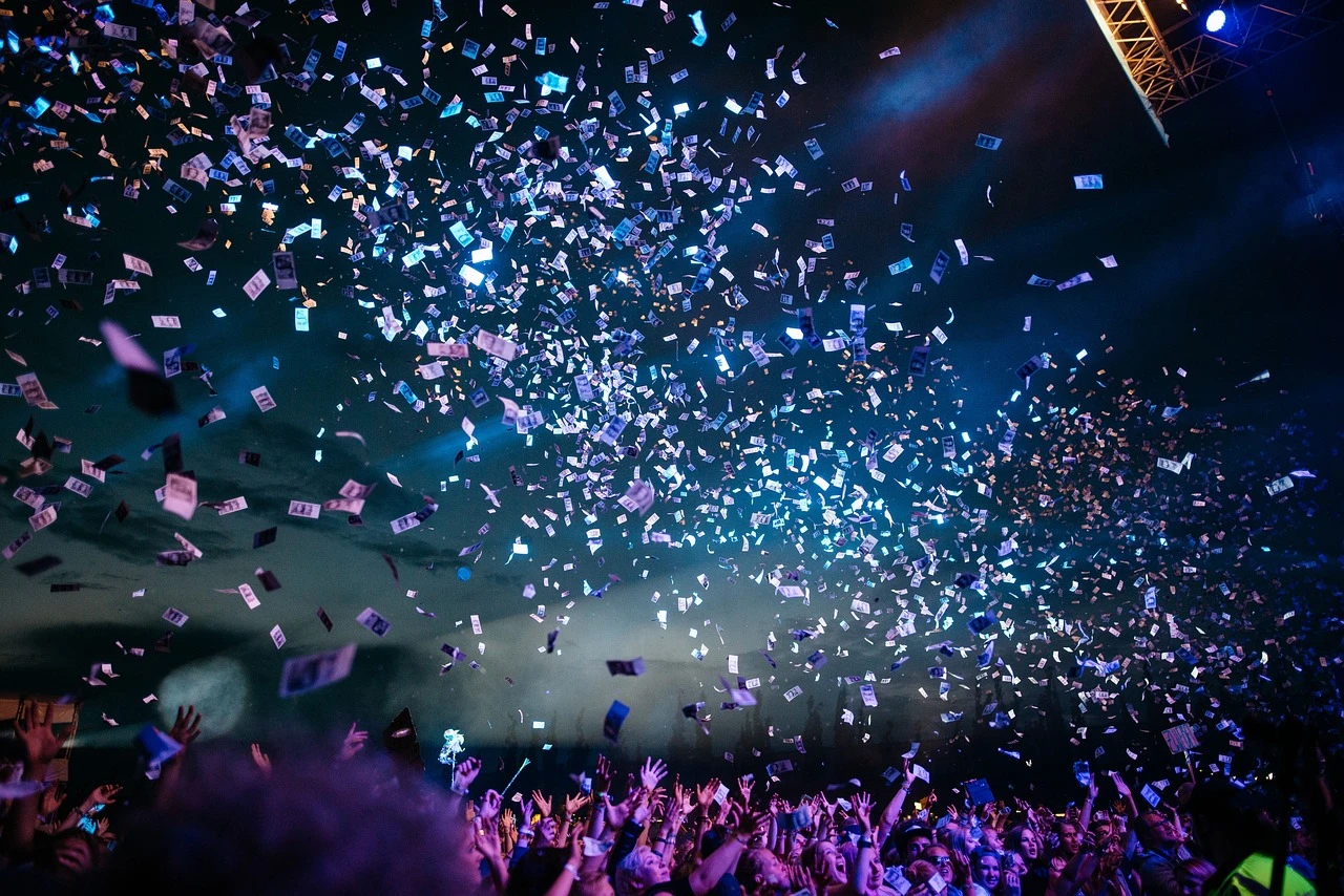konfety, koncert, lidé, dav, noc, zábava, ukázat, konfety, konfety, konfety, koncert, koncert, koncert, koncert, koncert