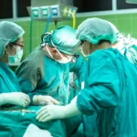 chirurgická operace, nemocnice, doktor, péče, klinika, choroba, nouzový, skupina, tým, zdraví, pomoc, infekce, maska, lékařský, zdravotní sestřička, profesionální, lidé, lékař, chirurg, lék, křoviny, op, úkon, nemocnice, nemocnice, nemocnice, doktor, doktor, tým, pomoc, pomoc, lékař, lékař, lékař, lékař, lékař